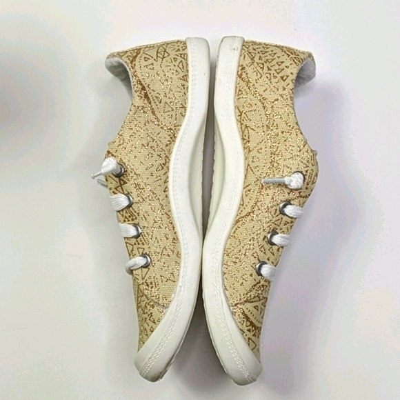 Not Rated Mizumi gold thread sneakers in cream - Picture 4 of 8